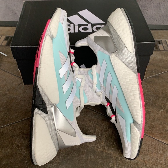 ADIDAS RUNNING SHOES WMNS - Picture 11 of 16
